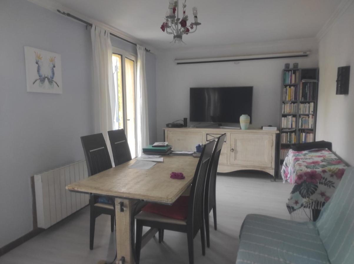 Chambre Spatieuse Avec Grand Lit. Aspet 外观 照片